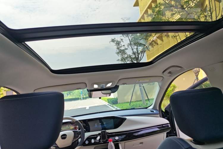 Used Dongfeng Aeolus Huge 2022 Mach Dual-Motor 1.5T MHD Dare-to-Dream Edition Headliner