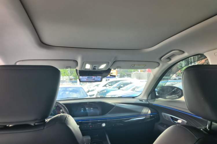 Used Dongfeng Aeolus Huge 2022 Mach Dual-Motor 1.5T MHD Dare-to-Dream Edition Headliner