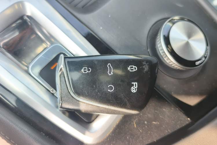 Used Dongfeng Aeolus Huge 2022 Mach Dual-Motor 1.5T MHD Dare-to-Dream Edition Interior 1