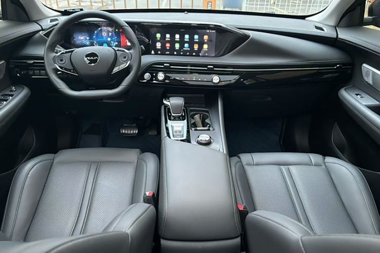 Used Dongfeng Aeolus Huge 2022 Mach Dual-Motor 1.5T MHD Dare-to-Dream Edition Interior 1