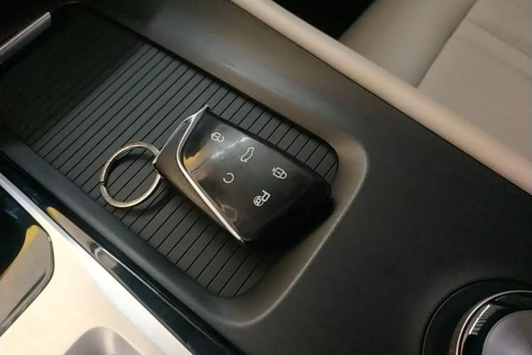 Used Dongfeng Aeolus Huge 2022 Mach Power 1.5T Dare-Enjoy Edition · Smart Interior 1