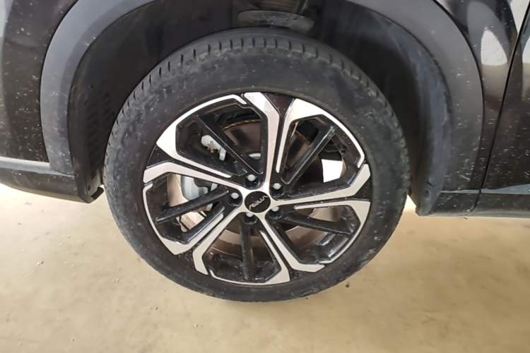Used Dongfeng Aeolus Huge 2022 Mach Dual-Motor 1.5T MHD Dare-to-Dream Edition Left Front Wheel Hub