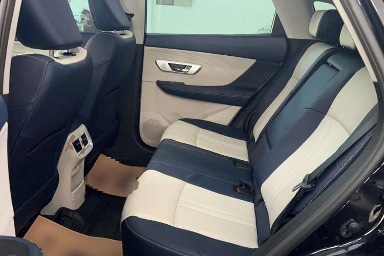 Used Dongfeng Aeolus Huge 2022 Mach Dual-Motor 1.5T MHD Dare-to-Dream Edition Left Rear Seat