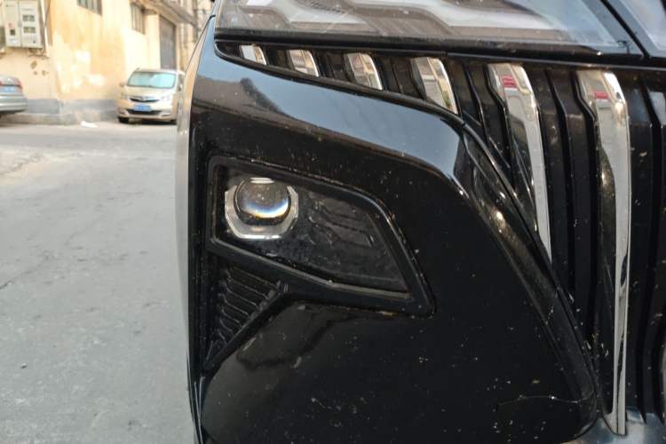 Used Dongfeng Aeolus Huge 2022 Mach Power 1.5T DareDrive Edition · Smart Right Front Headlight