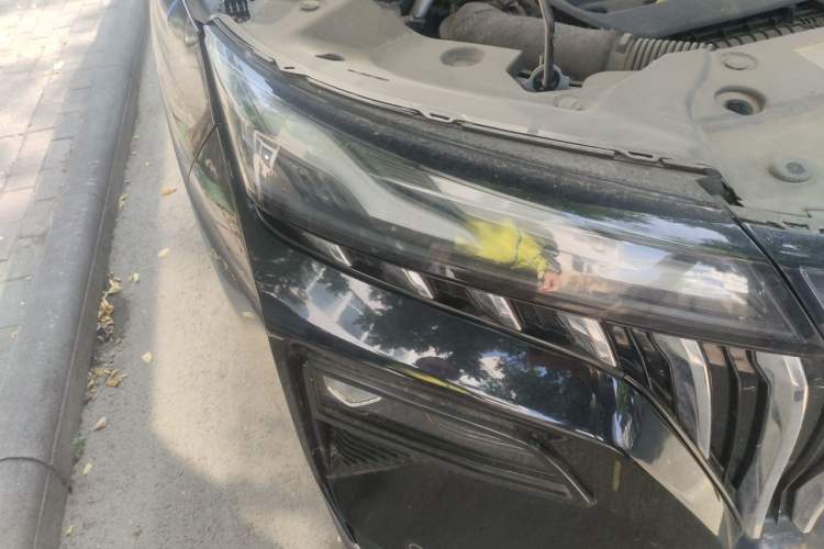 Used Dongfeng Aeolus Huge 2022 Mach Power 1.5T Dare-to-Love Edition Right Front Headlight