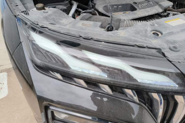 Used Dongfeng Aeolus Huge 2022 Mach Power 1.5T Dare-Enjoy Edition · Smart Right Front Headlight