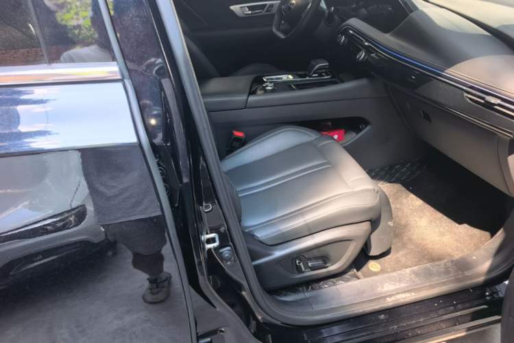 Used Dongfeng Aeolus Huge 2022 Mach Dual-Motor 1.5T MHD Dare-to-Dream Edition Right Front Seat
