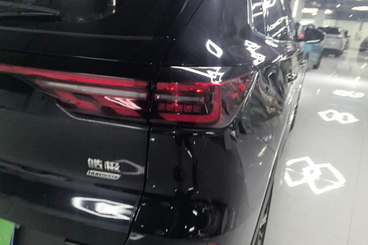 Used Dongfeng Aeolus Huge 2022 Mach Dual-Motor 1.5T MHD Dare-to-Dream Edition Right Rear Taillight