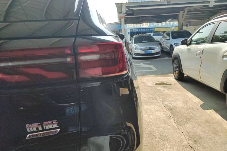 Used Dongfeng Aeolus Huge 2022 Mach Dual-Motor 1.5T MHD Dare-to-Dream Edition Right Rear Taillight