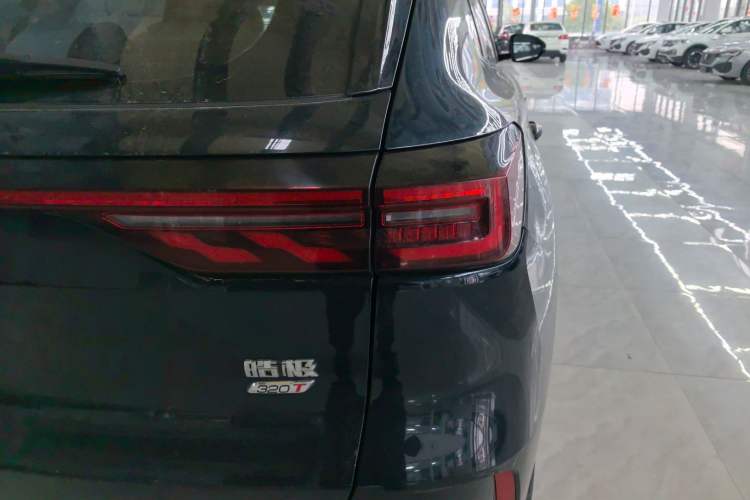Used Dongfeng Aeolus Huge 2022 Mach Power 1.5T DareDrive Edition · Smart Right Rear Taillight