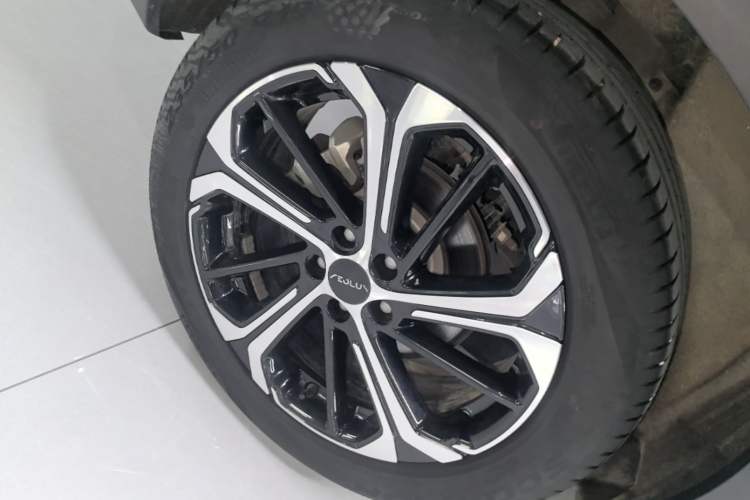 Used Dongfeng Aeolus Huge 2022 Mach Dual-Motor 1.5T MHD Dare-to-Dream Edition Right Rear Wheel Hub