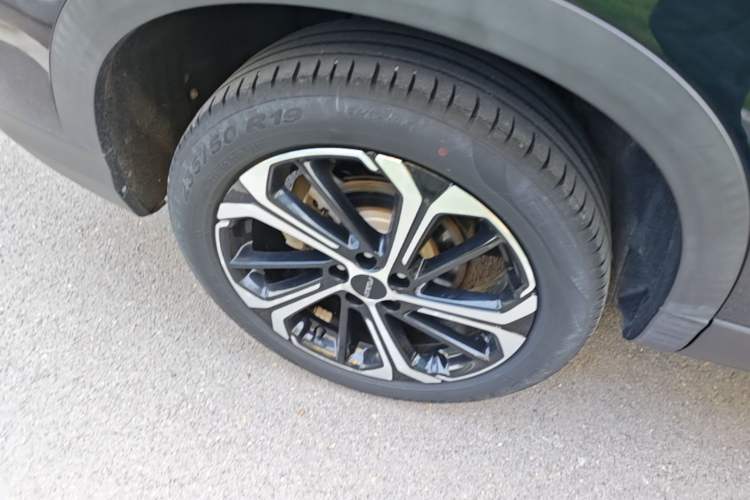 Used Dongfeng Aeolus Huge 2022 Mach Dual-Motor 1.5T MHD Dare-to-Dream Edition Right Rear Wheel Hub