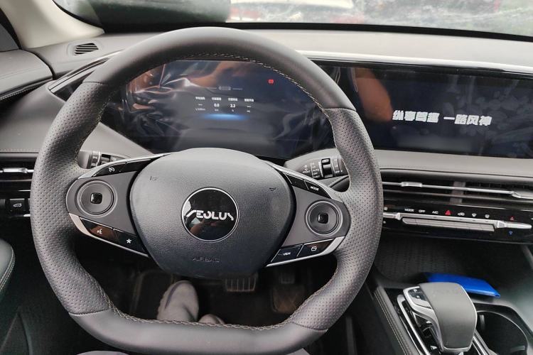 Used Dongfeng Aeolus Huge 2022 Mach Power 1.5T DareDrive Edition · Smart Steering Wheel