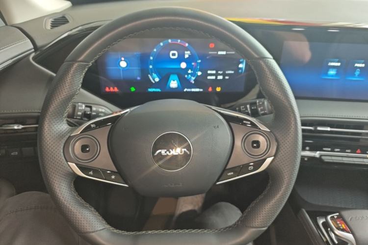 Used Dongfeng Aeolus Huge 2022 Mach Power 1.5T DareDrive Edition · Smart Steering Wheel