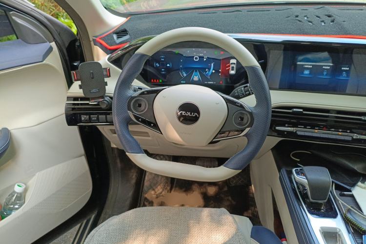 Used Dongfeng Aeolus Huge 2022 Mach Power 1.5T DareDrive Edition · Smart Steering Wheel