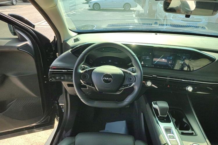 Used Dongfeng Aeolus Huge 2022 Mach Dual-Motor 1.5T MHD Dare-to-Dream Edition Steering Wheel