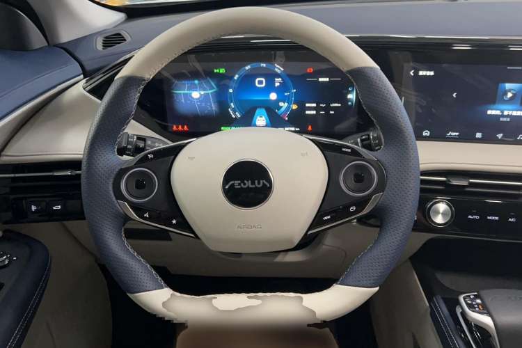 Used Dongfeng Aeolus Huge 2022 Mach Dual-Motor 1.5T MHD Dare-to-Dream Edition Steering Wheel