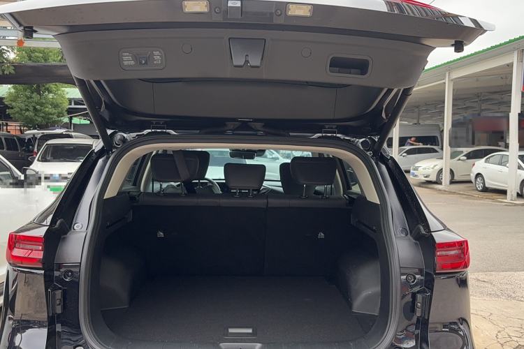 Used Dongfeng Aeolus Huge 2022 Mach Dual-Motor 1.5T MHD Dare-to-Dream Edition Trunk