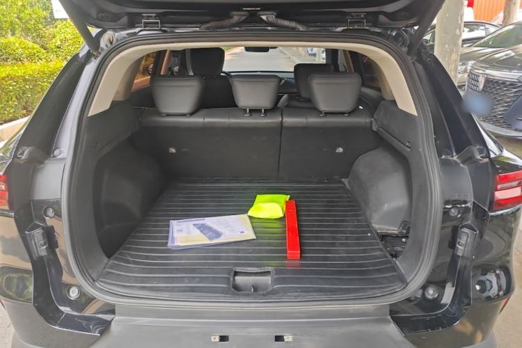 Used Dongfeng Aeolus Huge 2022 Mach Dual-Motor 1.5T MHD Dare-to-Dream Edition Trunk