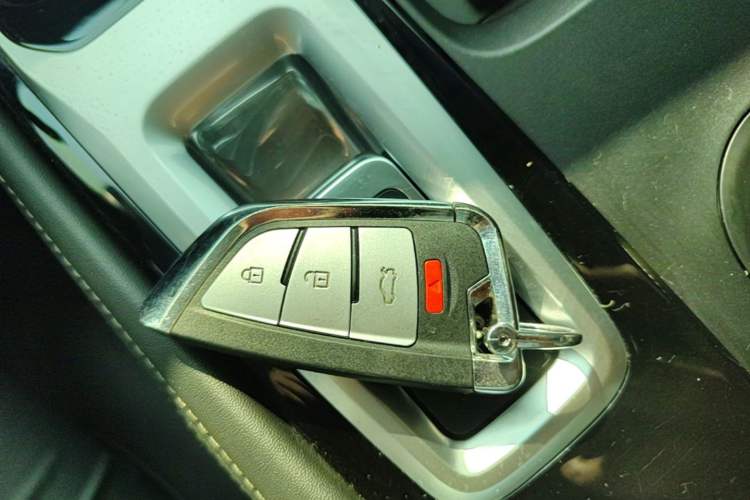 Used Dongfeng Aeolus Huge 2022 Mach Dual-Motor 1.5T MHD Dare-to-Dream Edition Vehicle Key