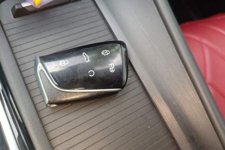 Used Dongfeng Aeolus Huge 2022 Mach Power 1.5T Dare-Enjoy Edition · Smart Vehicle Key