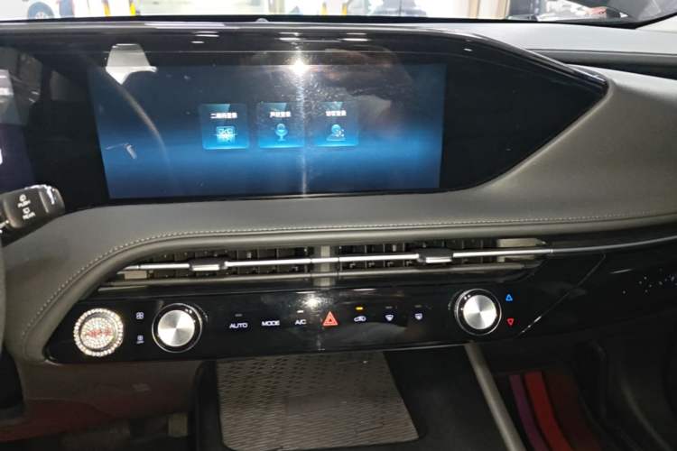 Used Dongfeng Aeolus Huge 2022 Mach Dual-Motor 1.5T MHD Dare-to-Dream Edition Audio And AC Panel