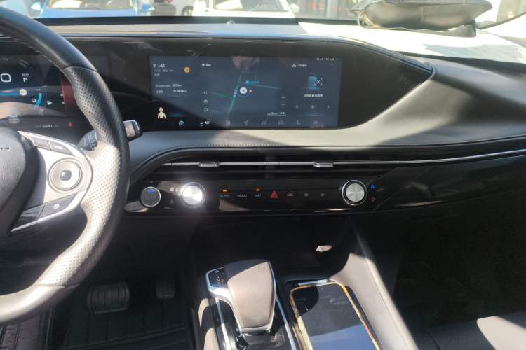 Used Dongfeng Aeolus Huge 2022 Mach Dual-Motor 1.5T MHD Dare-to-Dream Edition Audio And AC Panel