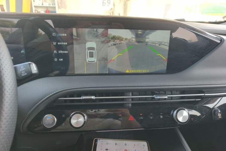 Used Dongfeng Aeolus Huge 2022 Mach Dual-Motor 1.5T MHD Dare-to-Dream Edition Audio And AC Panel
