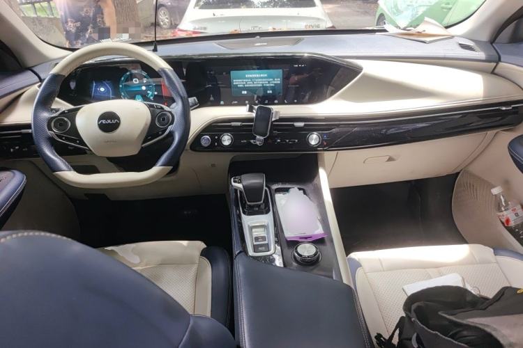 Used Dongfeng Aeolus Huge 2022 Mach Dual-Motor 1.5T MHD Dare-to-Innovate Edition Center Console