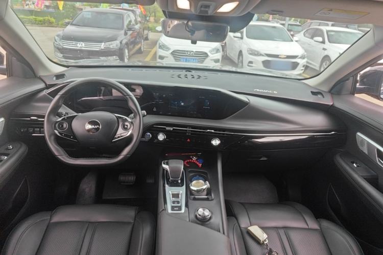 Used Dongfeng Aeolus Huge 2022 Mach Dual-Motor 1.5T MHD Dare-to-Dream Edition Center Console