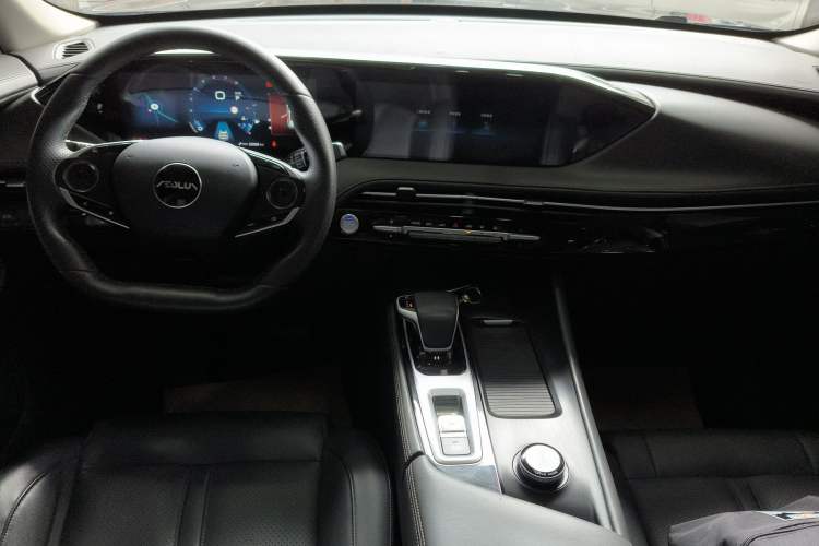 Used Dongfeng Aeolus Huge 2022 Mach Power 1.5T DareDrive Edition · Smart Center Console
