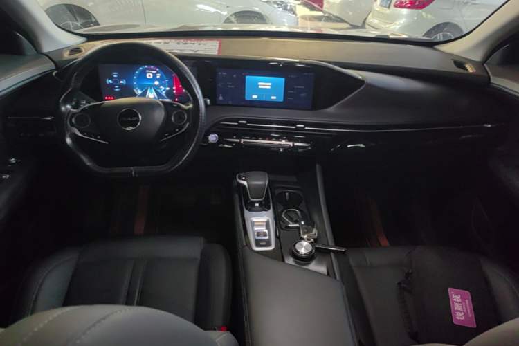 Used Dongfeng Aeolus Huge 2022 Mach Power 1.5T DareDrive Edition · Smart Center Console