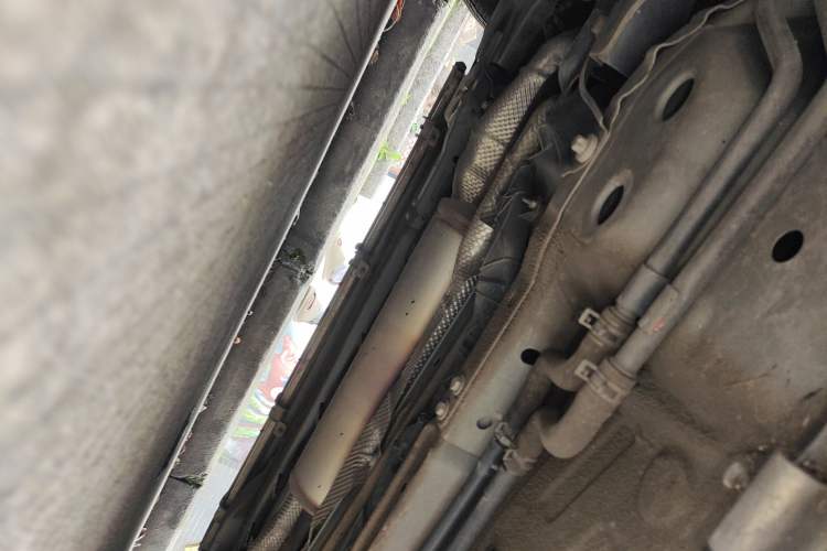 Used Dongfeng Aeolus Huge 2022 Mach Dual-Motor 1.5T MHD Dare-to-Dream Edition Chassis Front Left