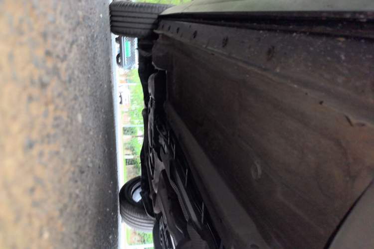 Used Dongfeng Aeolus Huge 2022 Mach Dual-Motor 1.5T MHD Dare-to-Dream Edition Chassis Front Right