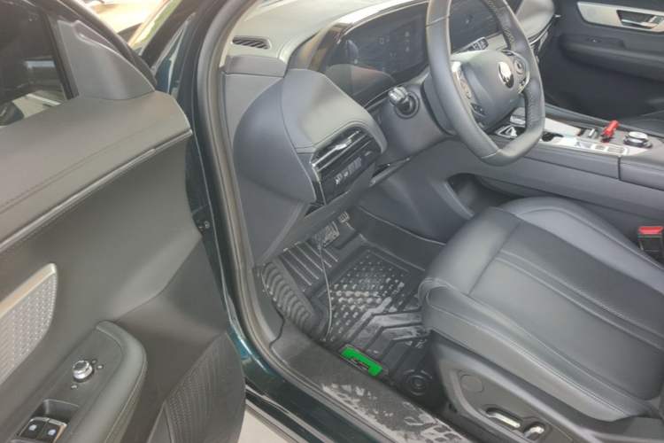 Used Dongfeng Aeolus Huge 2022 Mach Dual-Motor 1.5T MHD Dare-to-Dream Edition Driver Seat