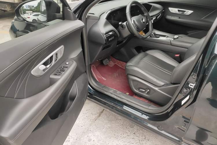 Used Dongfeng Aeolus Huge 2022 Mach Dual-Motor 1.5T MHD Dare-to-Dream Edition Driver Seat