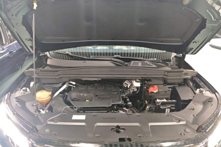 Used Dongfeng Aeolus Huge 2022 Mach Power 1.5T DareDrive Edition · Smart Engine Bay