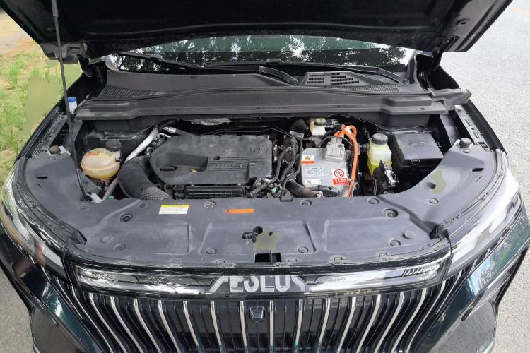 Used Dongfeng Aeolus Huge 2022 Mach Dual-Motor 1.5T MHD Dare-to-Dream Edition Engine Bay