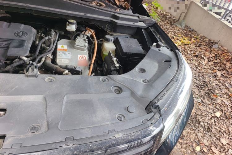 Used Dongfeng Aeolus Huge 2022 Mach Dual-Motor 1.5T MHD Dare-to-Innovate Edition Engine Bay Left