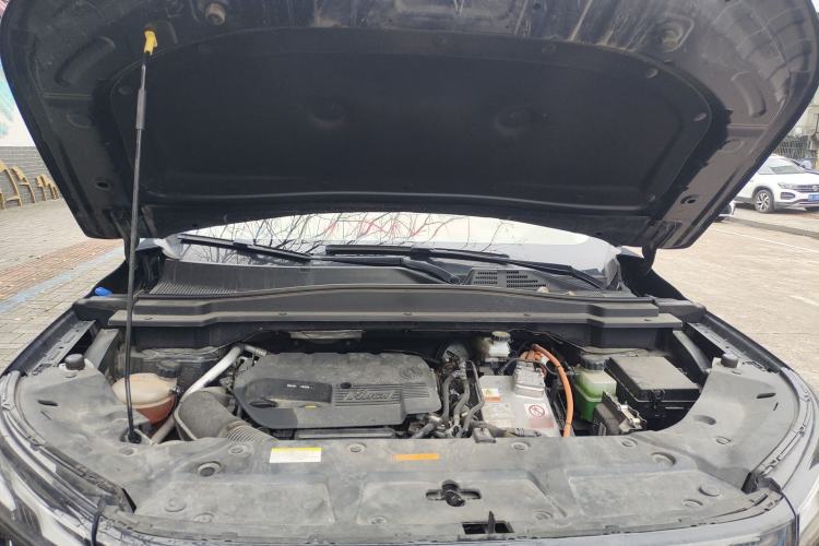 Used Dongfeng Aeolus Huge 2022 Mach Dual-Motor 1.5T MHD Dare-to-Dream Edition Engine Bay