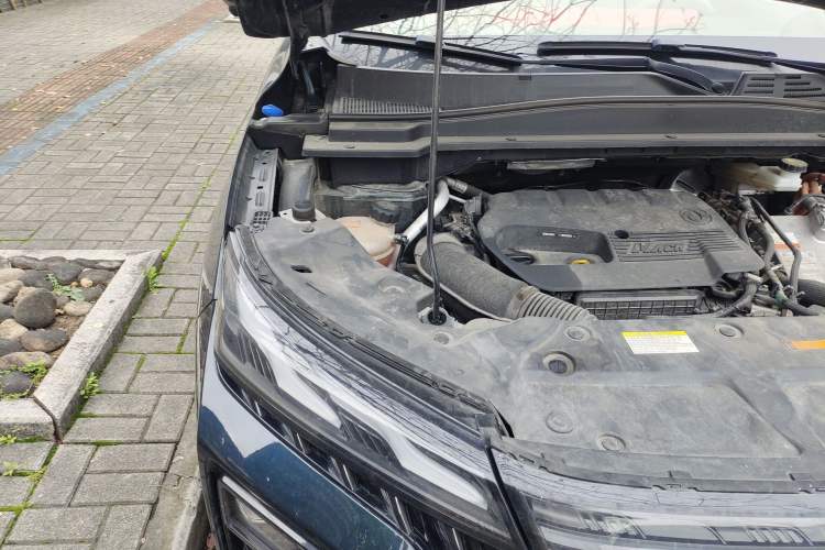Used Dongfeng Aeolus Huge 2022 Mach Dual-Motor 1.5T MHD Dare-to-Dream Edition Engine Bay Right