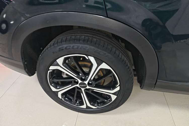 Used Dongfeng Aeolus Huge 2022 Mach Dual-Motor 1.5T MHD Dare-to-Dream Edition Exterior 5