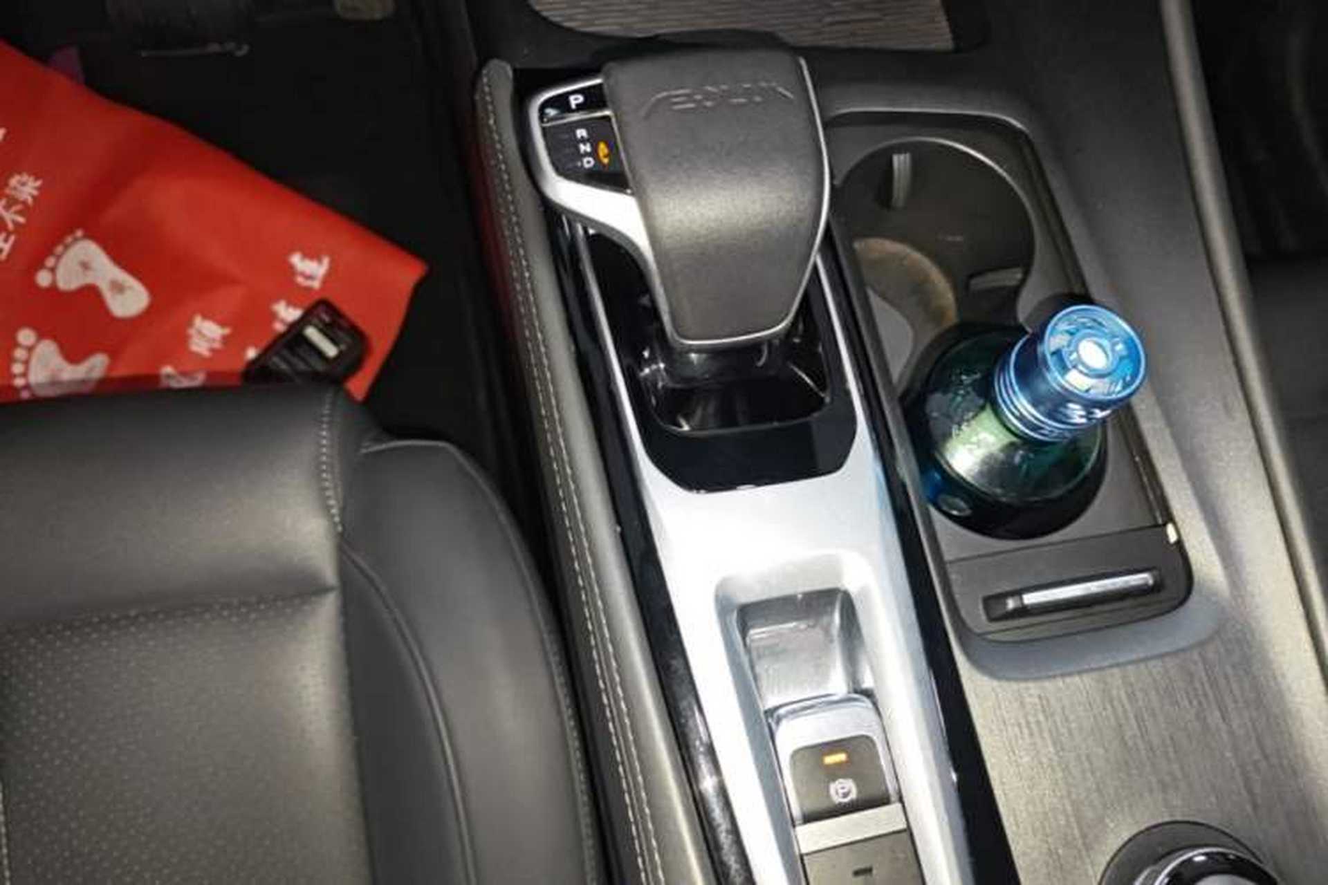 Used Dongfeng Aeolus Huge 2022 Mach Dual-Motor 1.5T MHD Dare-to-Dream Edition Gear Lever