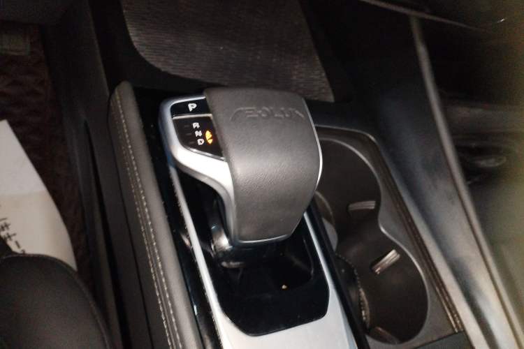 Used Dongfeng Aeolus Huge 2022 Mach Power 1.5T DareDrive Edition · Smart Gear Lever