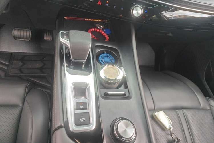 Used Dongfeng Aeolus Huge 2022 Mach Dual-Motor 1.5T MHD Dare-to-Dream Edition Gear Lever