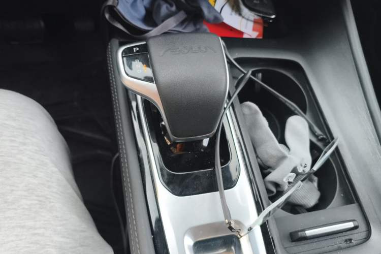 Used Dongfeng Aeolus Huge 2022 Mach Power 1.5T DareDrive Edition · Smart Gear Lever