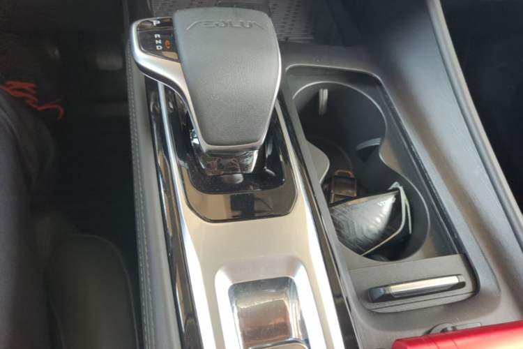 Used Dongfeng Aeolus Huge 2022 Mach Dual-Motor 1.5T MHD Dare-to-Dream Edition Gear Lever