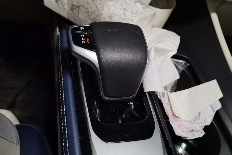 Used Dongfeng Aeolus Huge 2022 Mach Power 1.5T DareDrive Edition · Smart Gear Lever