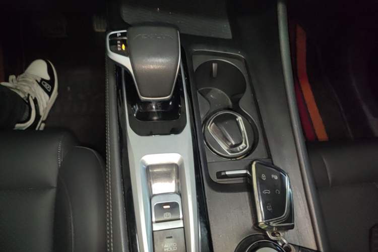 Used Dongfeng Aeolus Huge 2022 Mach Power 1.5T DareDrive Edition · Smart Gear Lever