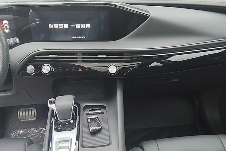 Used Dongfeng Aeolus Huge 2022 Mach Dual-Motor 1.5T MHD Dare-to-Dream Edition Interior 5